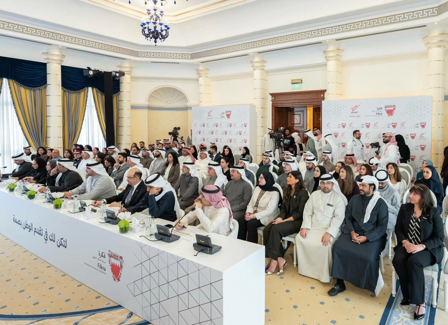 وزير ديوان رئيس مجلس الوزراء يؤكد أهمية ترسيخ الإبداع والابتكار في العمل الحكومي