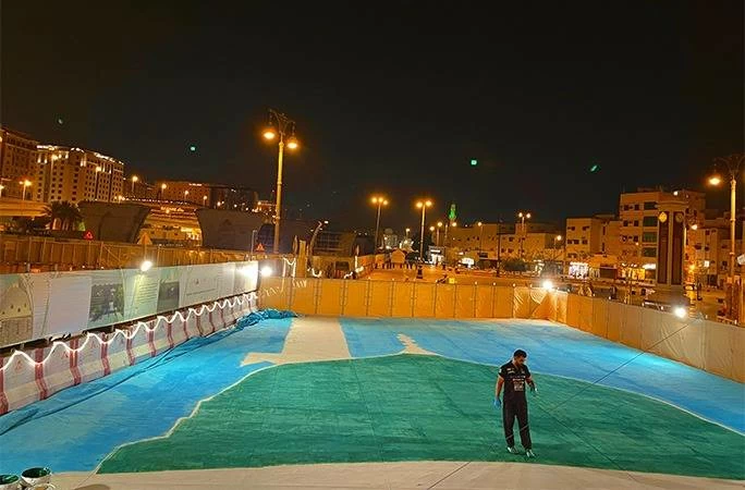 هندي مسلم يدخل &laquo;غينيس&raquo; بعد رسمه قبة المسجد الـنبوي على مساحة 333 متراً