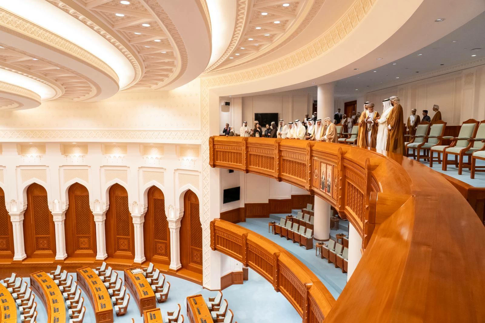 رئيس مجلس النواب يلتقي برئيس مجلس الدولة العماني