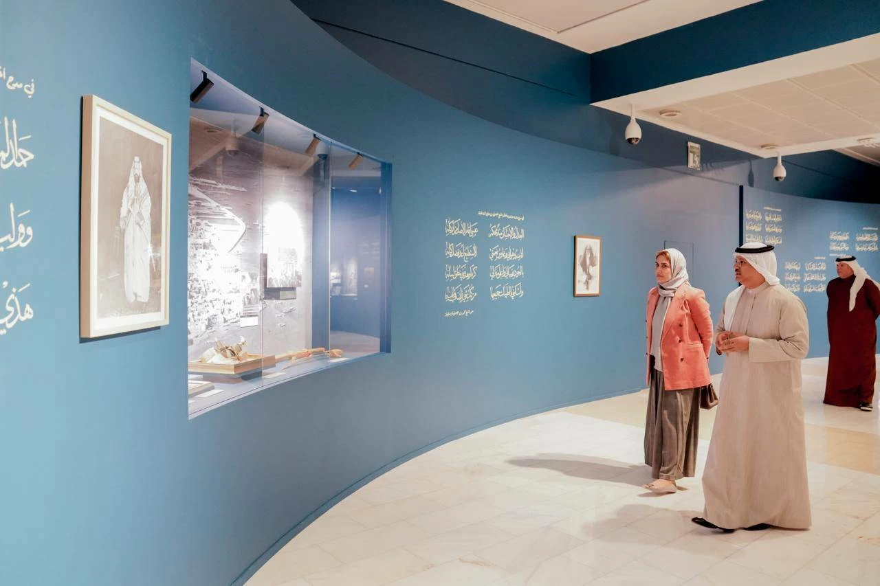 مستشار الملك للشؤون الثقافية والعلمية تزور معرض محمد بن عيسى بن علي بن خليفة &laquo;إرثه وسيرته&raquo;