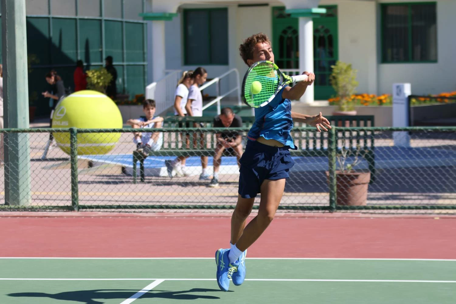 اكتمال عقد المتأهلين لنصف نهائي فردي الأولاد والفتيات ببطولة الاتحاد الدولي التطويرية