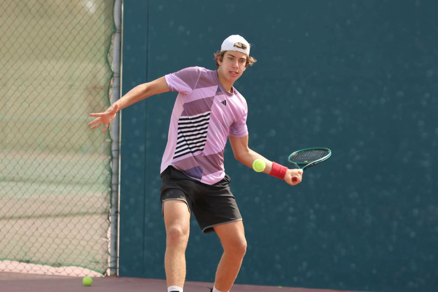 المصنفون الأوائل يواصلون التقدم مع انطلاق دور الـ16 في منافسات بطولة الاتحاد الدولي للتنس