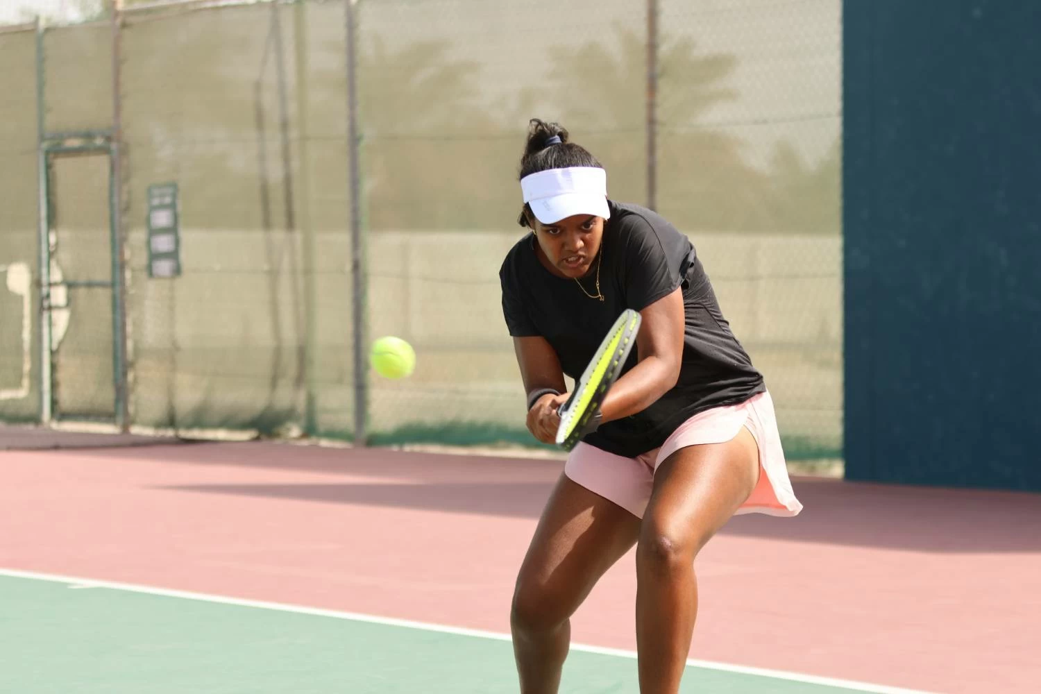 المصنفون الأوائل يواصلون التقدم مع انطلاق دور الـ16 في منافسات بطولة الاتحاد الدولي للتنس