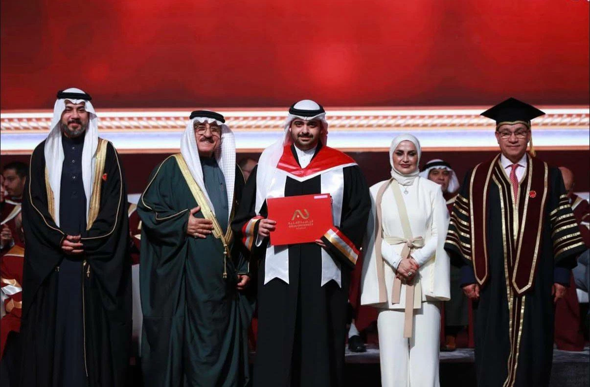 عائلة جمال رمضان تحتفي بتخرج نجلها عبدالله من الجامعة الأهلية