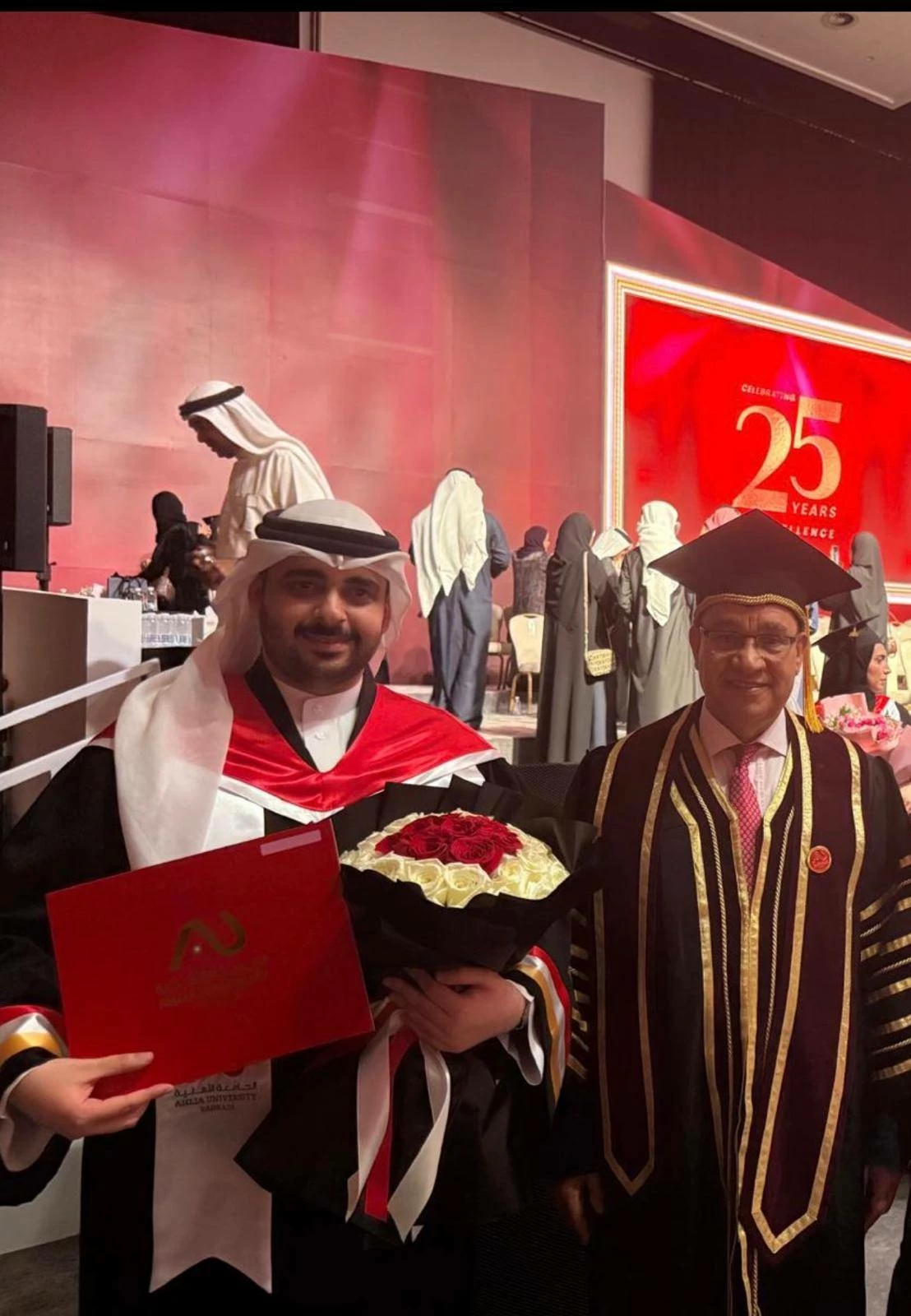 عائلة جمال رمضان تحتفي بتخرج نجلها عبدالله من الجامعة الأهلية