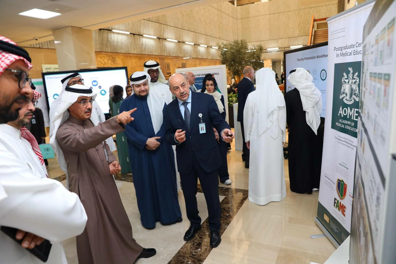 "الخليج العربي" تُدشّن معرض المبادرات النوعية لتعزيز الابتكار المؤسسي وصناعة الأثر التعليمي