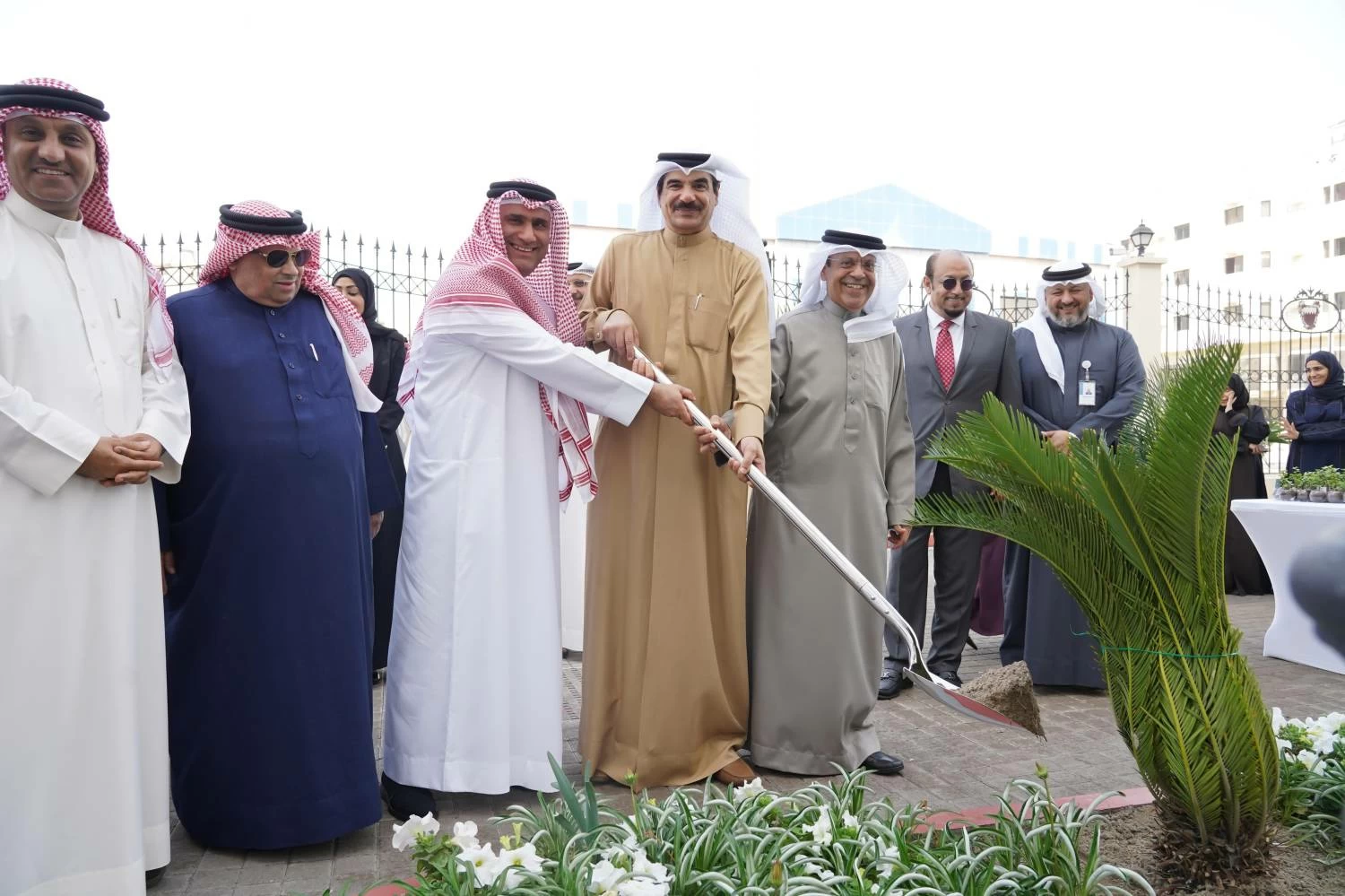 الأمين العام لمجلس النواب يشيد بالدور البارز  لسمو الشيخ عبدالله بن حمد في تطوير السياسات والمشاريع البيئية