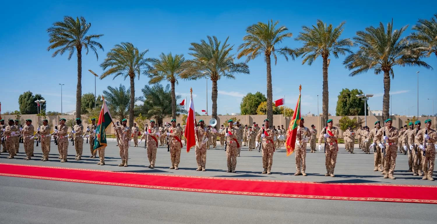 الملك القائد الأعلى للقوات المسلحة يتفضل بزيارة القيادة العامة لقوة دفاع البحرين