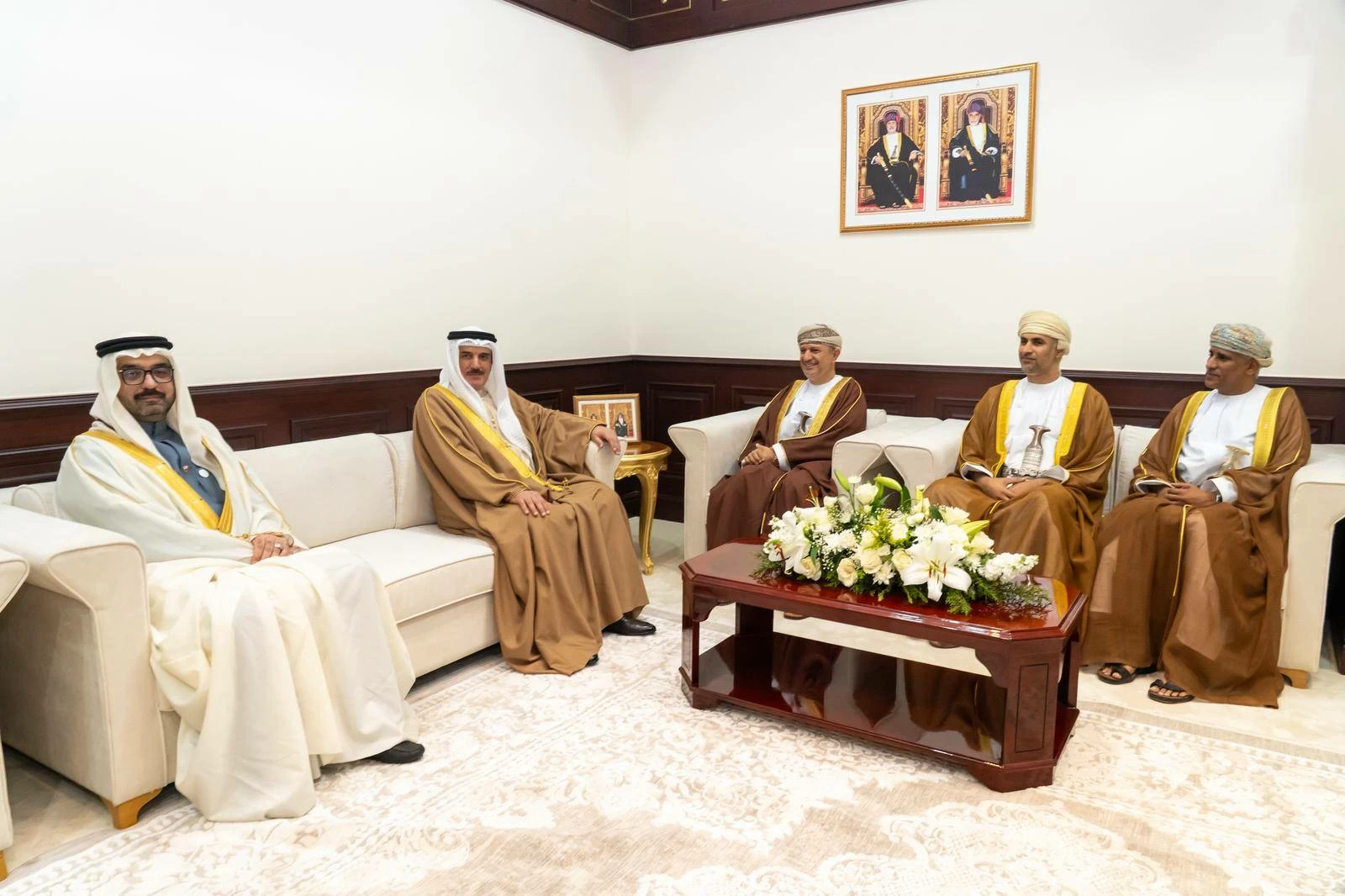 رئيس النواب يبحث مع وزير المالية العماني سبل تعزيز التعاون الاقتصادي والاستثماري المشترك