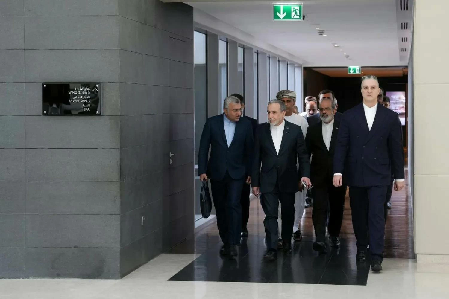 عراقجي يسلم خطة التفاوض لوزير خارجية عُمان والوفد الأمريكي يراجعها ويجهز الرد