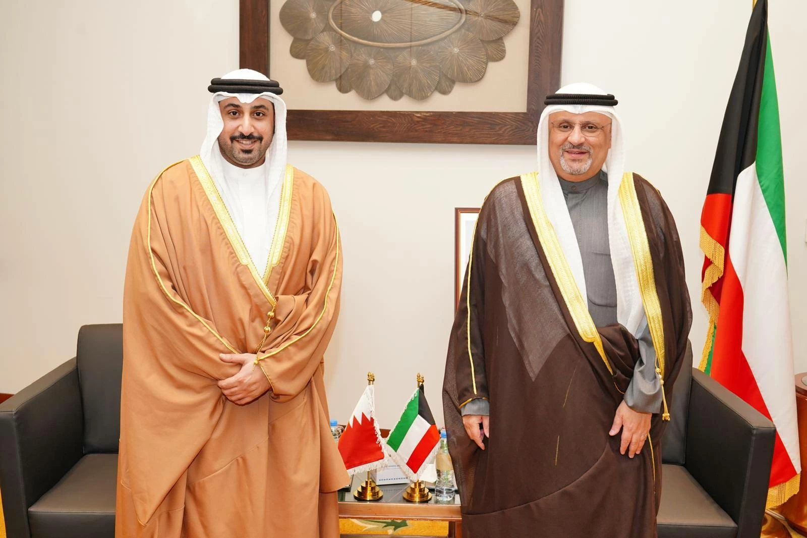 البحرين تعلن من الكويت تبني مبادرة دراسة معاهدة الذكاء الاصطناعي