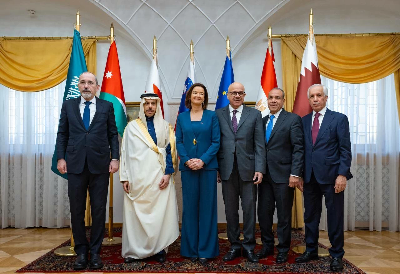 وزراء خارجية السعودية والأردن ومصر والبحرين وقطر يعقدون مباحثات مع نظيرتهم السلوفينية
