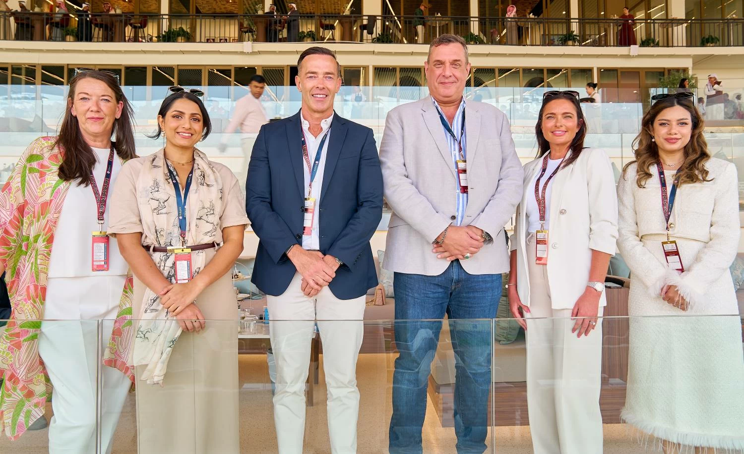 عيسى بن سلمان يشهد السباق الـ18 للخيل وسط منافسات حماسية ومشاركة واسعة