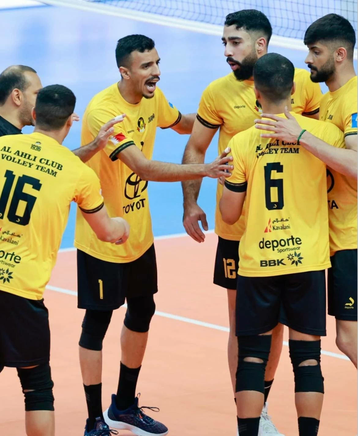 الأهلي يواصل تألقه لربع نهائي بطولة غرب آسيا للطائرة