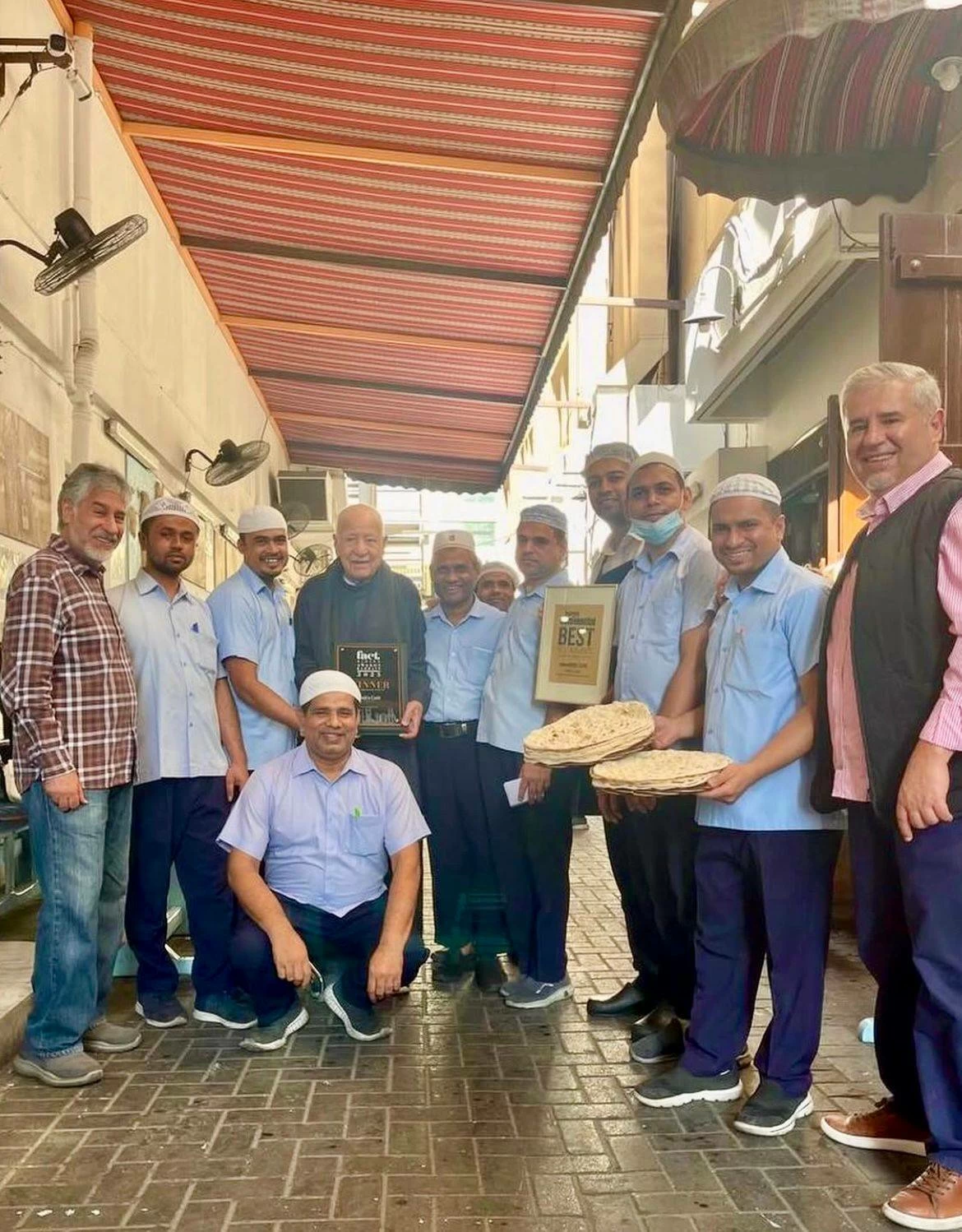 وفاة صاحب مقهى حاجي.. أحد أقدم المقاهي في البحرين ووجهة مفضلة لزوار المملكة