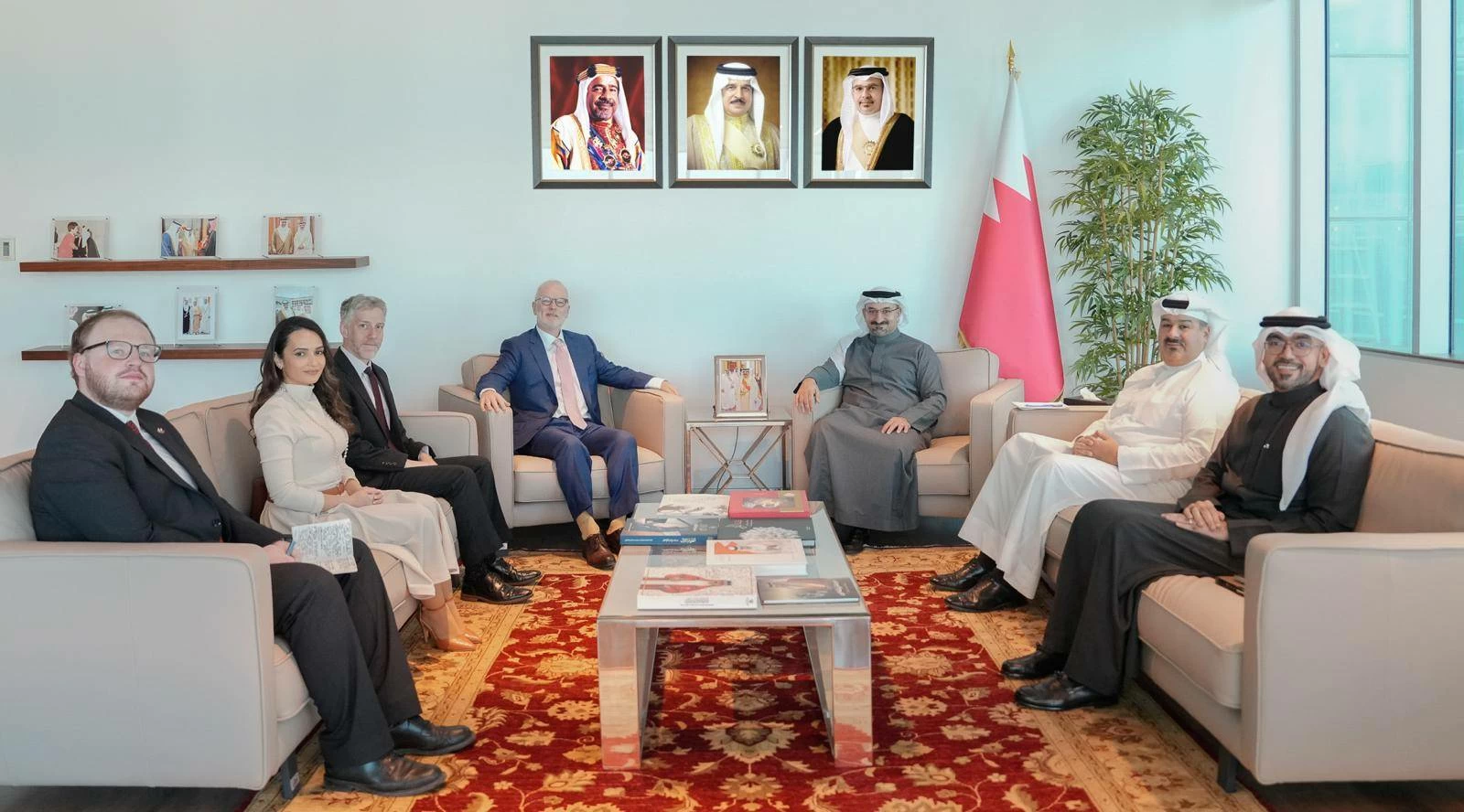 وزير الصناعة والتجارة يستقبل وزير الاستثمار البريطاني