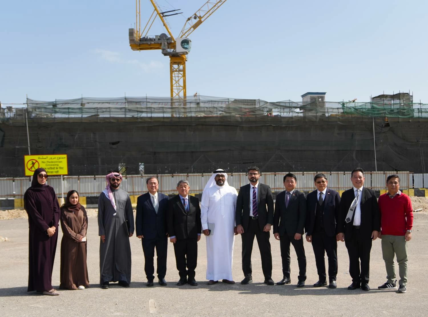 وكيل وزارة الأشغال يستقبل وفدًا من جمهورية سنغافورة لتبادل الخبرات في مجال البنية التحتية