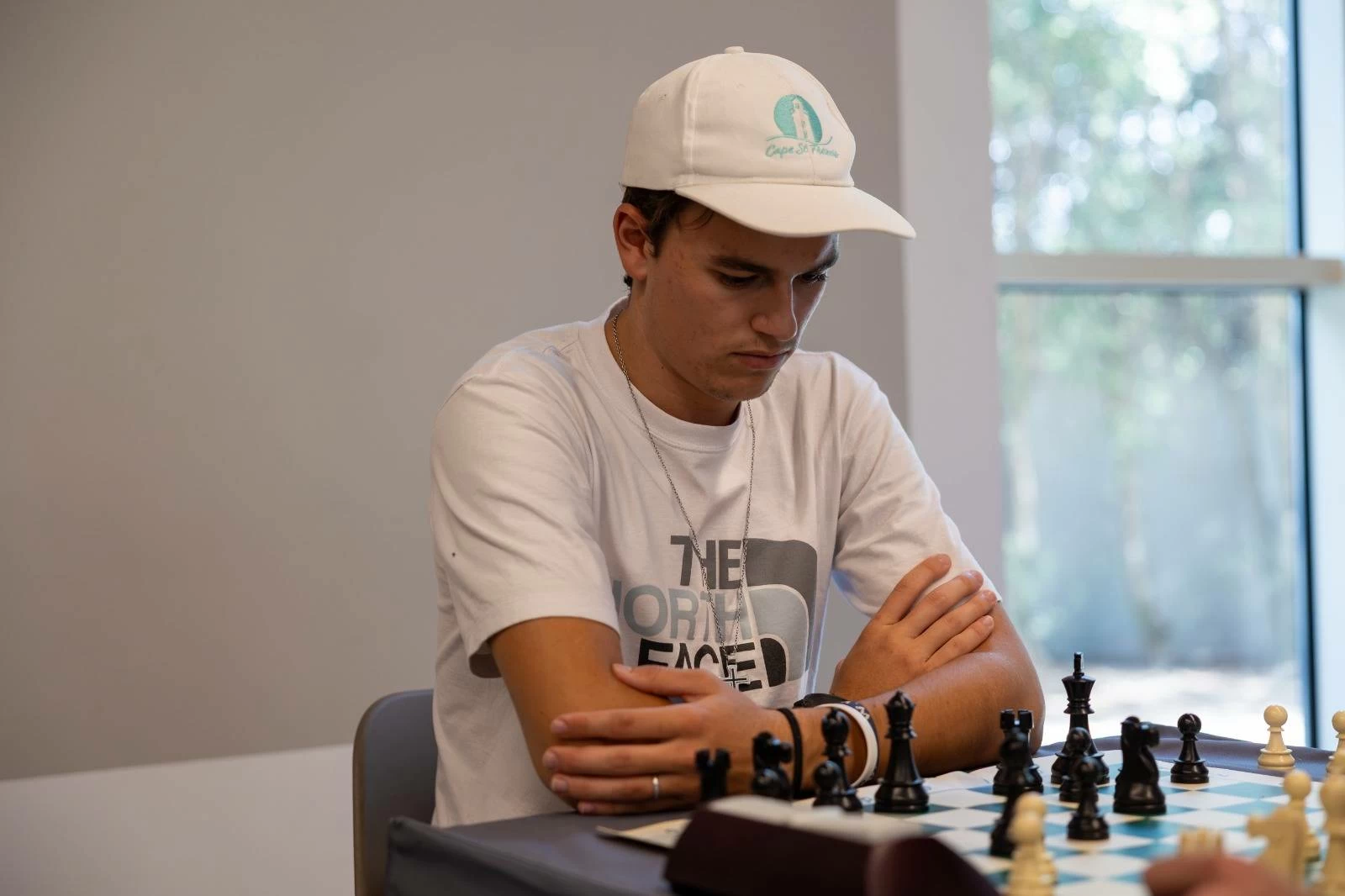 جامعة البحرين للتكنولوجيا تنظم بطولة نادي الشطرنج بمشاركة واسعة من الطلبة