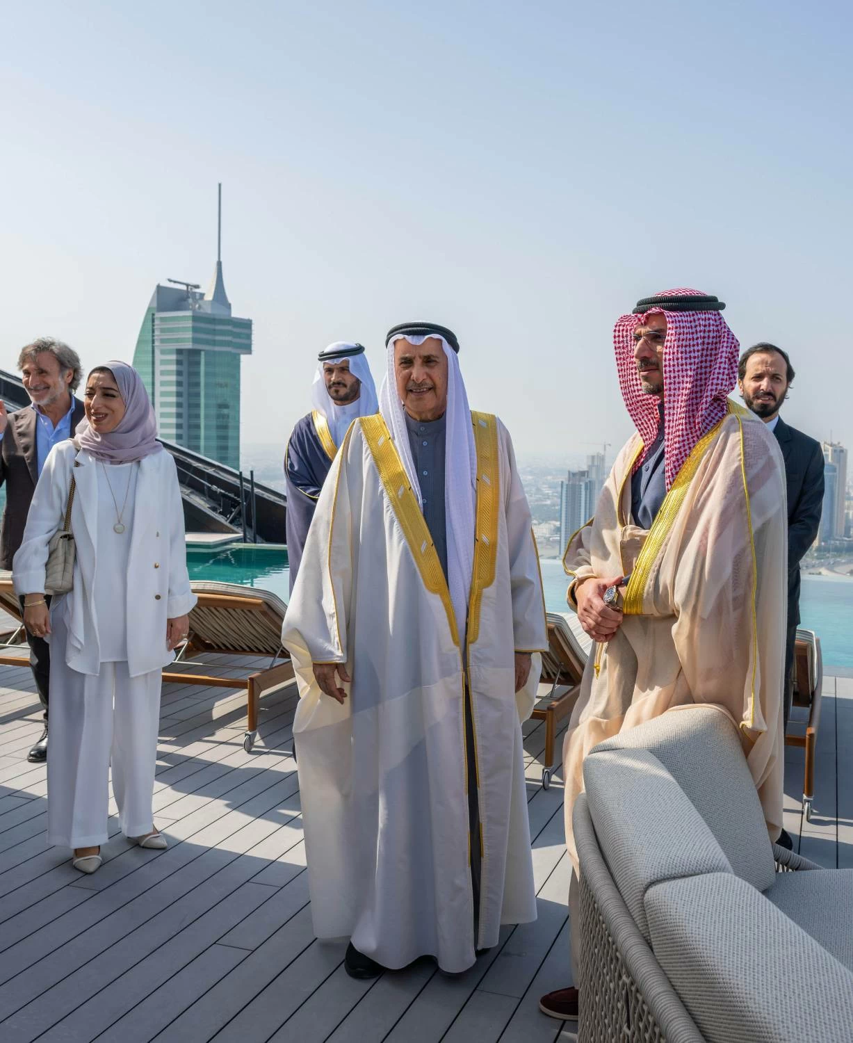 خالد بن عبد الله يحضر تدشين "مساكن كمبينسكي هاربور هايتس "
