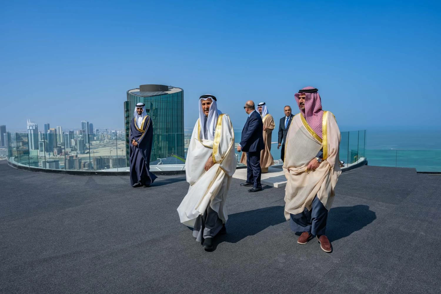 خالد بن عبد الله يحضر تدشين "مساكن كمبينسكي هاربور هايتس "