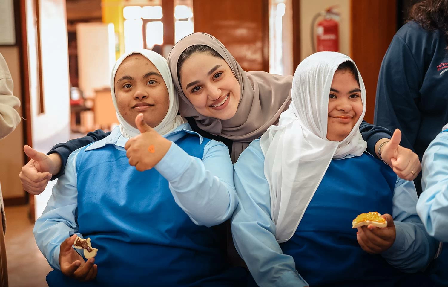 موظفات &laquo;ألبا&raquo; يزرعن البسمة في معهد الأمل