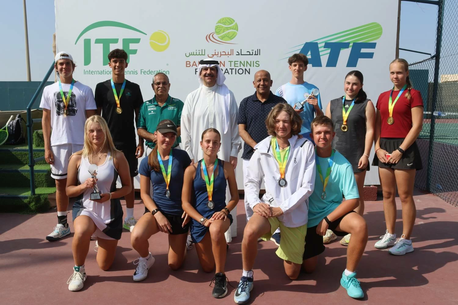 الكازاخستاني ماخانوف بطلا لفردي الأولاد والروسية إسينا بطلة للفتيات