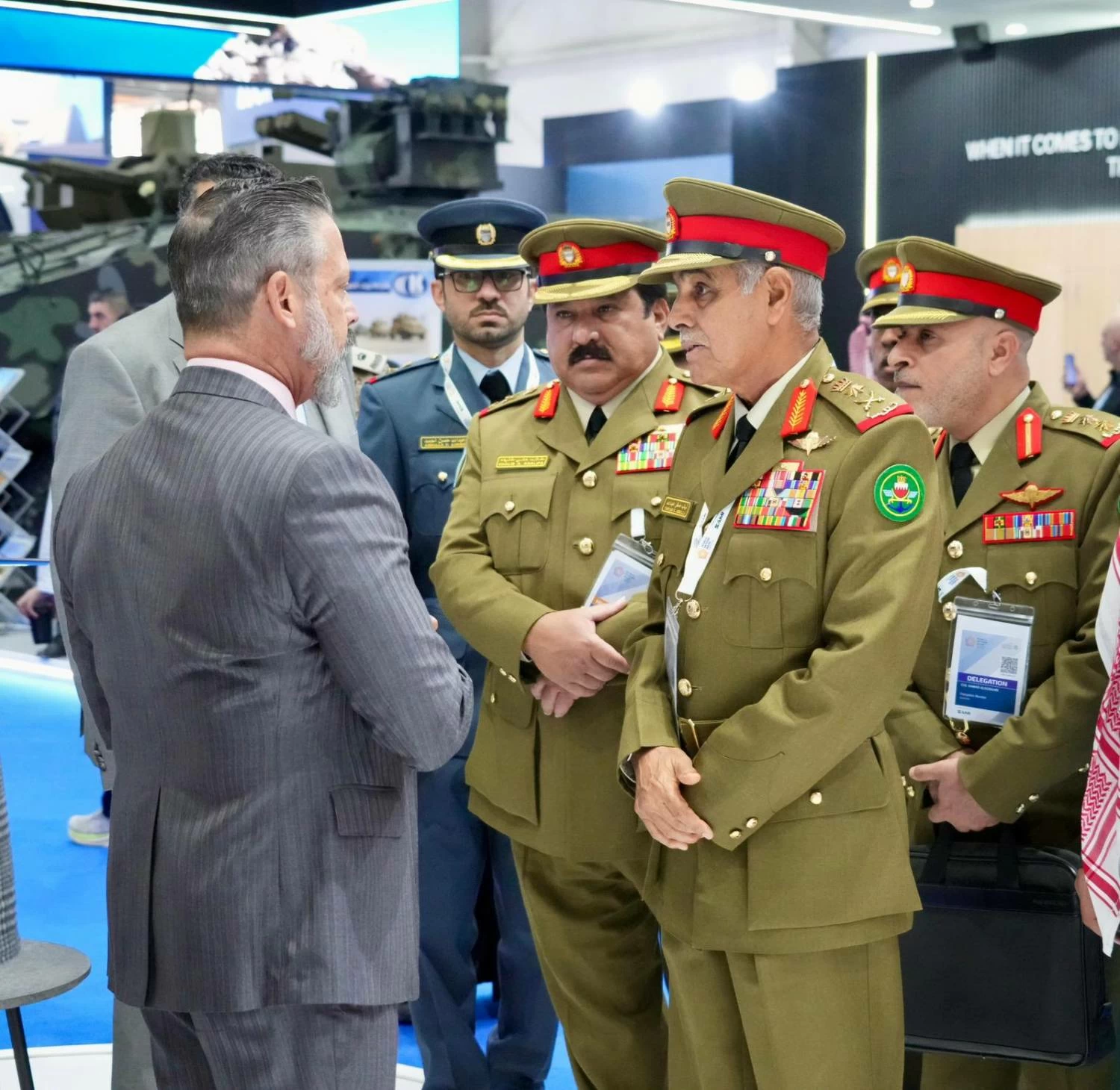 رئيس هيئة الأركان يحضر معرض الدفاع العالمي 2026 بالمملكة العربية السعودية
