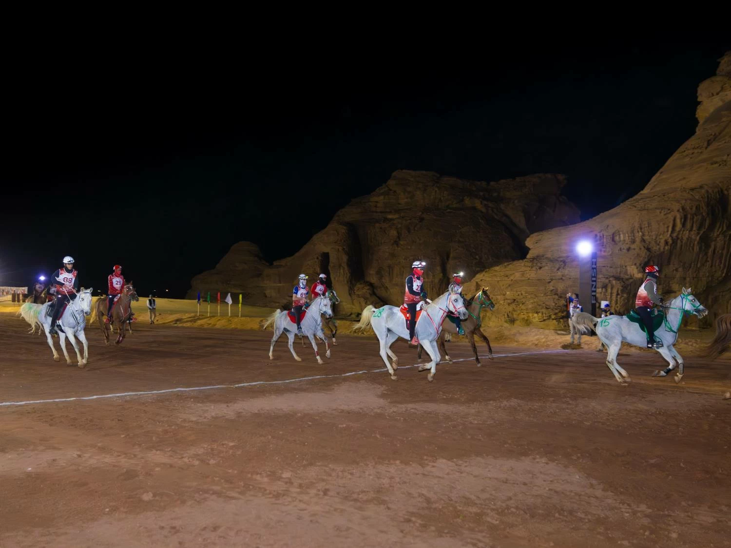 الفريق الملكي ينهي مشاركته في بطولة قرية المعتدل للقدرة