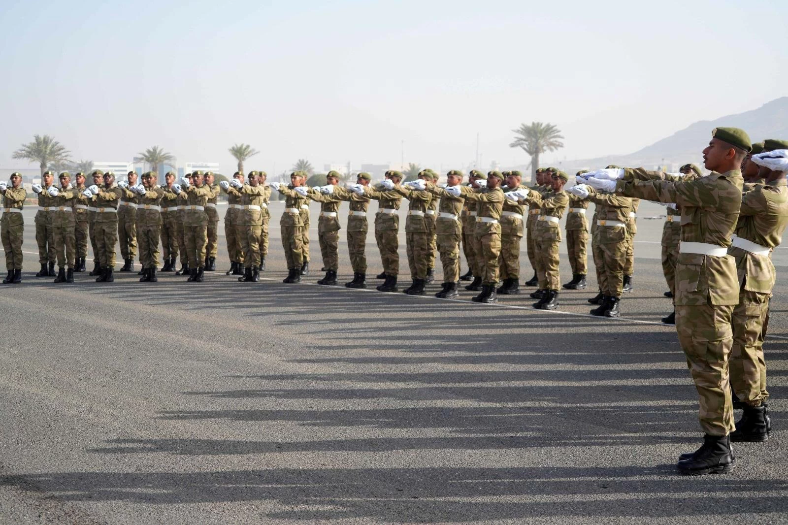 مدير أركان الحرس الوطني يشهد حفل تخريج إحدى دورات المستجدين العسكريين