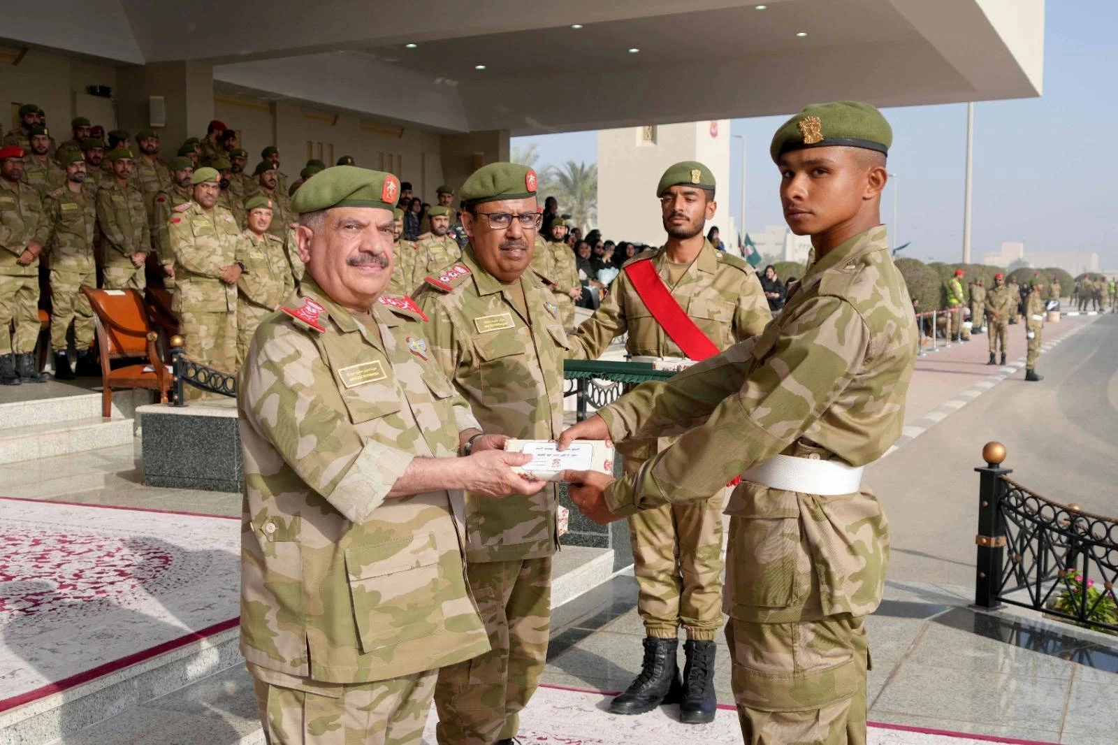 مدير أركان الحرس الوطني يشهد حفل تخريج إحدى دورات المستجدين العسكريين
