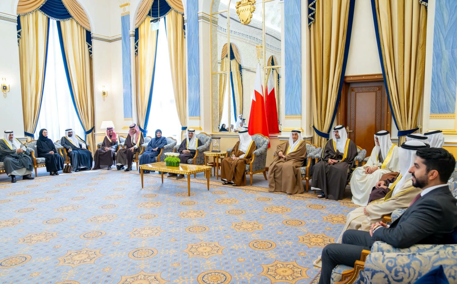 نائب الملك ولي العهد  يستقبل أعضاء الهيئة الاستشارية للمجلس الأعلى لـ &laquo;التعاون&raquo;