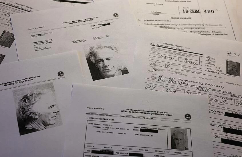 إيلون ماسك يستغرب شراء إبستين كمية ضخمة من حمض الكبريتيك