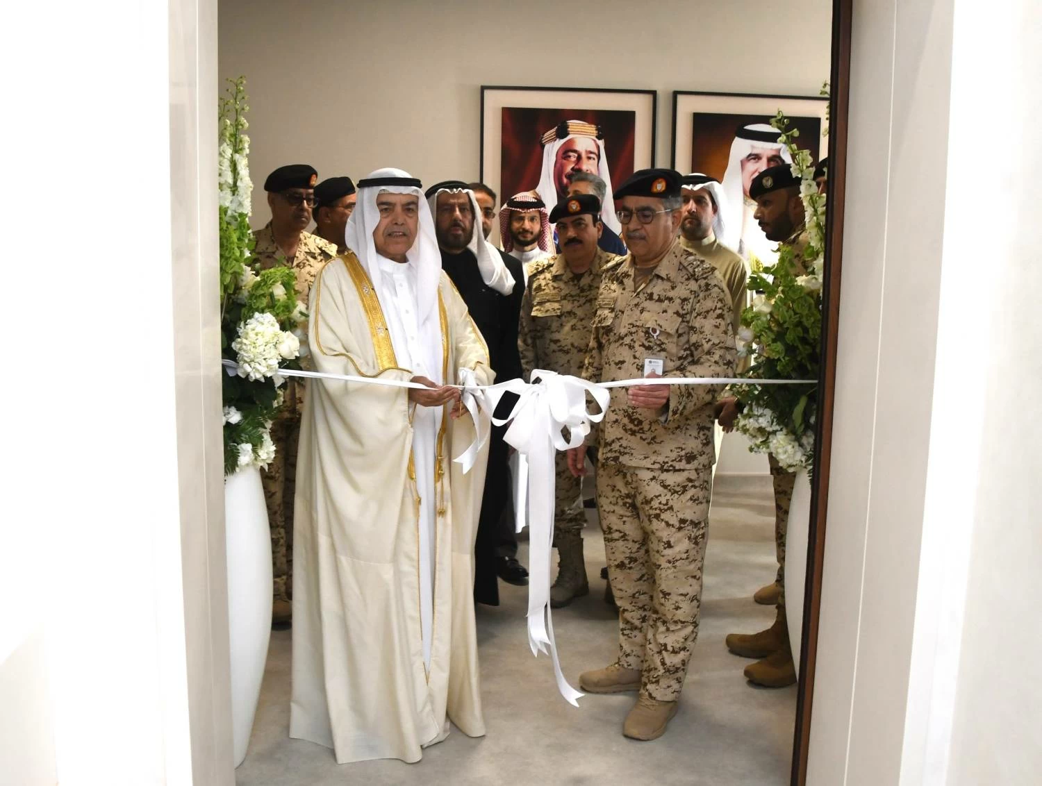 وزير شؤون الدفاع  يحضر حفل افتتاح مبنى طب الطوارئ وجناح العزل ومبنى الرنين المغناطيسي المفتوح بالخدمات الطبية الملكية