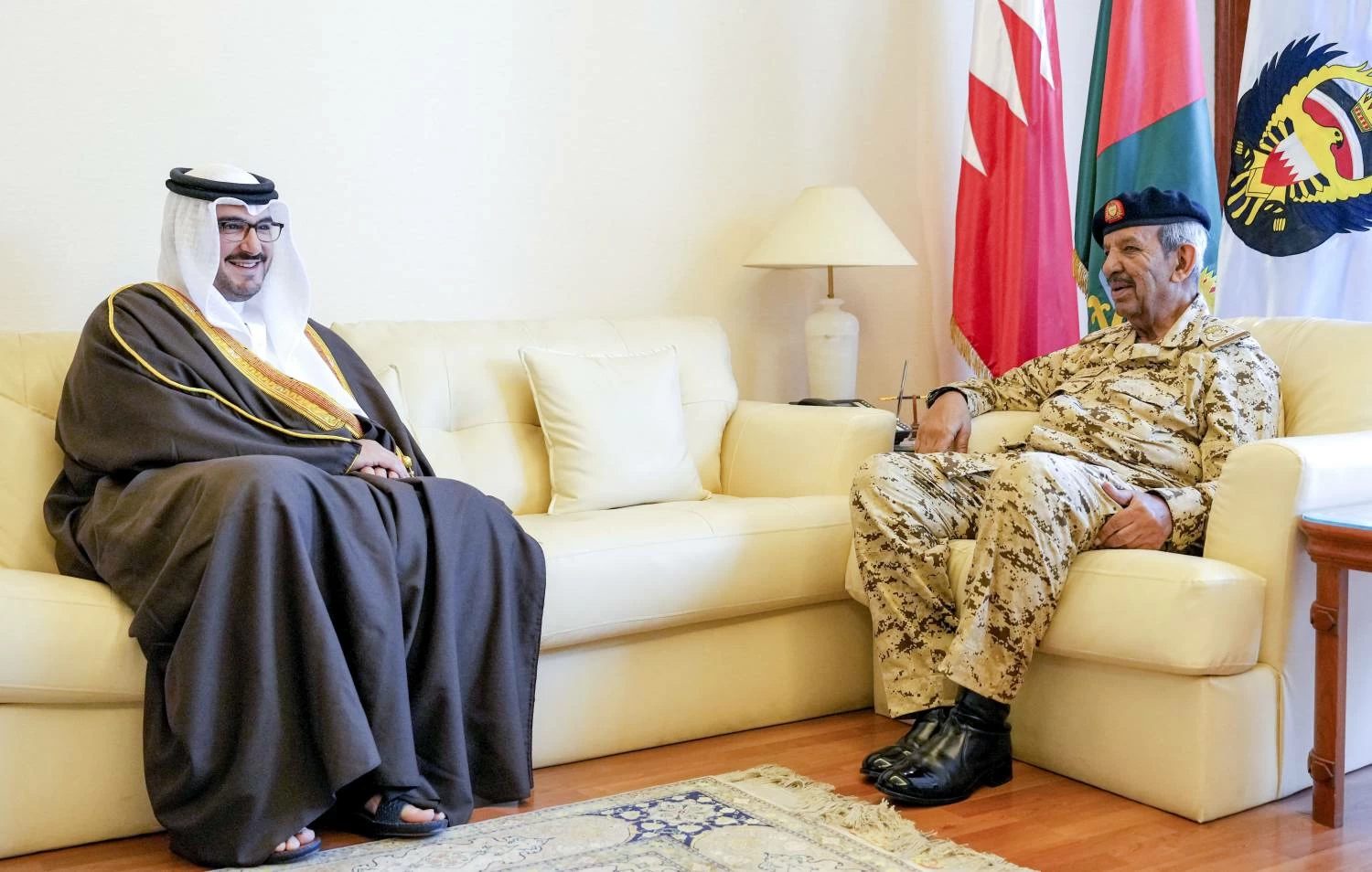 القائد العام  يستقبل  وزير ديوان رئيس مجلس الوزراء