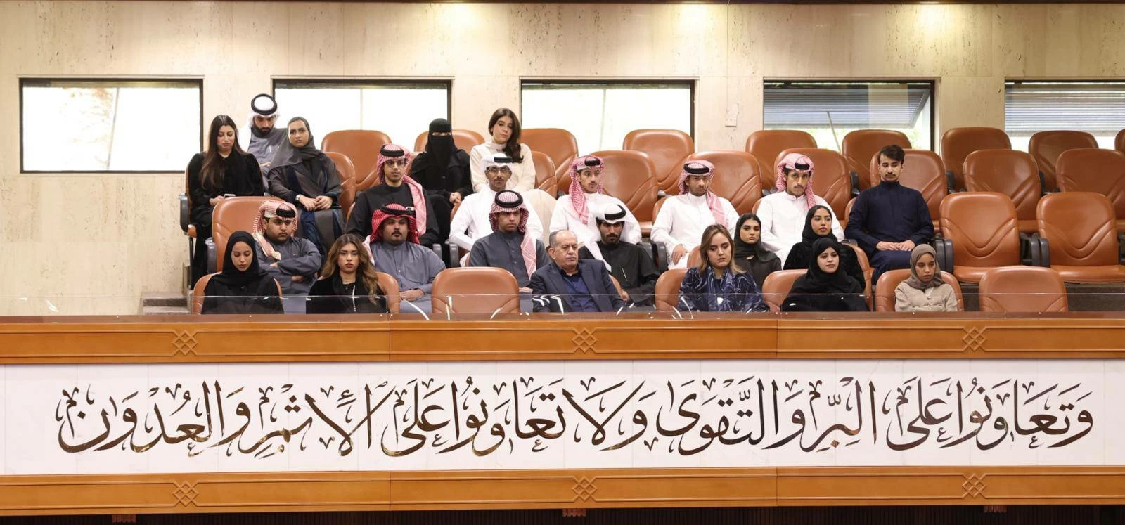 "أمانة الشورى" تستقبل وفدًا من طلبة جامعة العلوم التطبيقية ضمن برنامج الزيارات التعريفية للمجلس