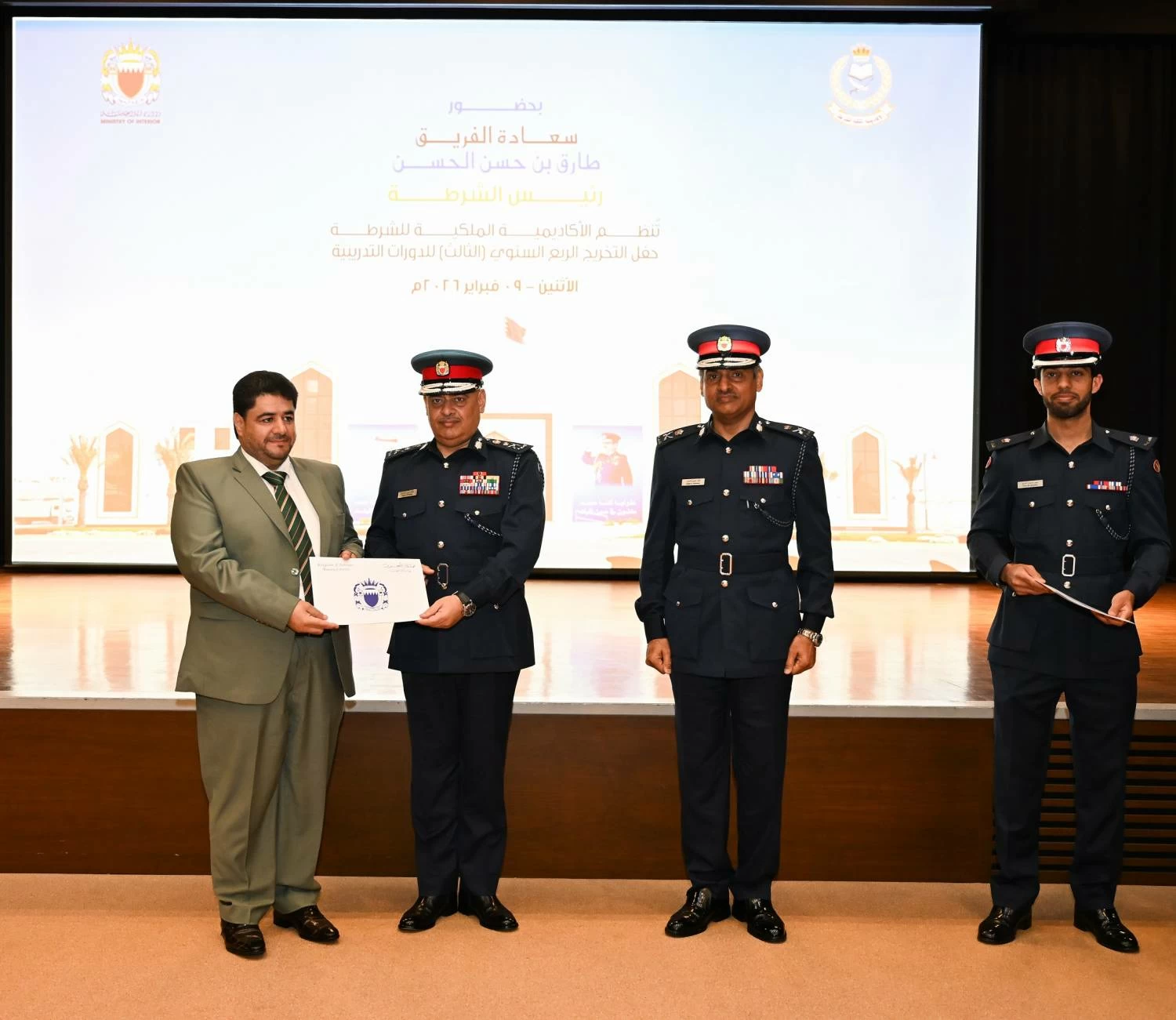 رئيس الشرطة يشهد حفل تخريج 149 مشاركاً في عدد من الدورات التدريبية