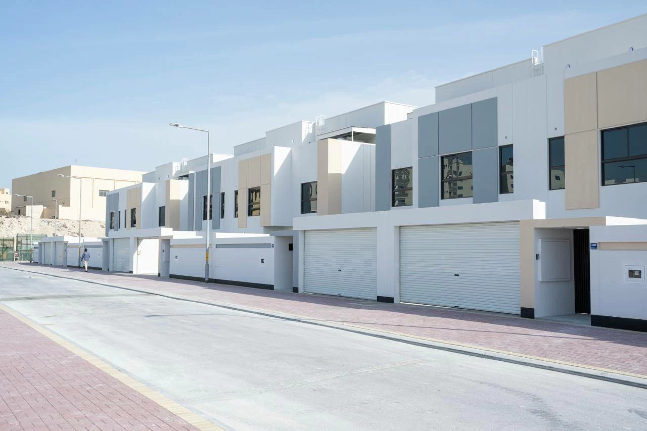 بدء تسليم الدفعة الأولى بوحدات مشروع &laquo;الوادي&raquo; بمنطقة البحير