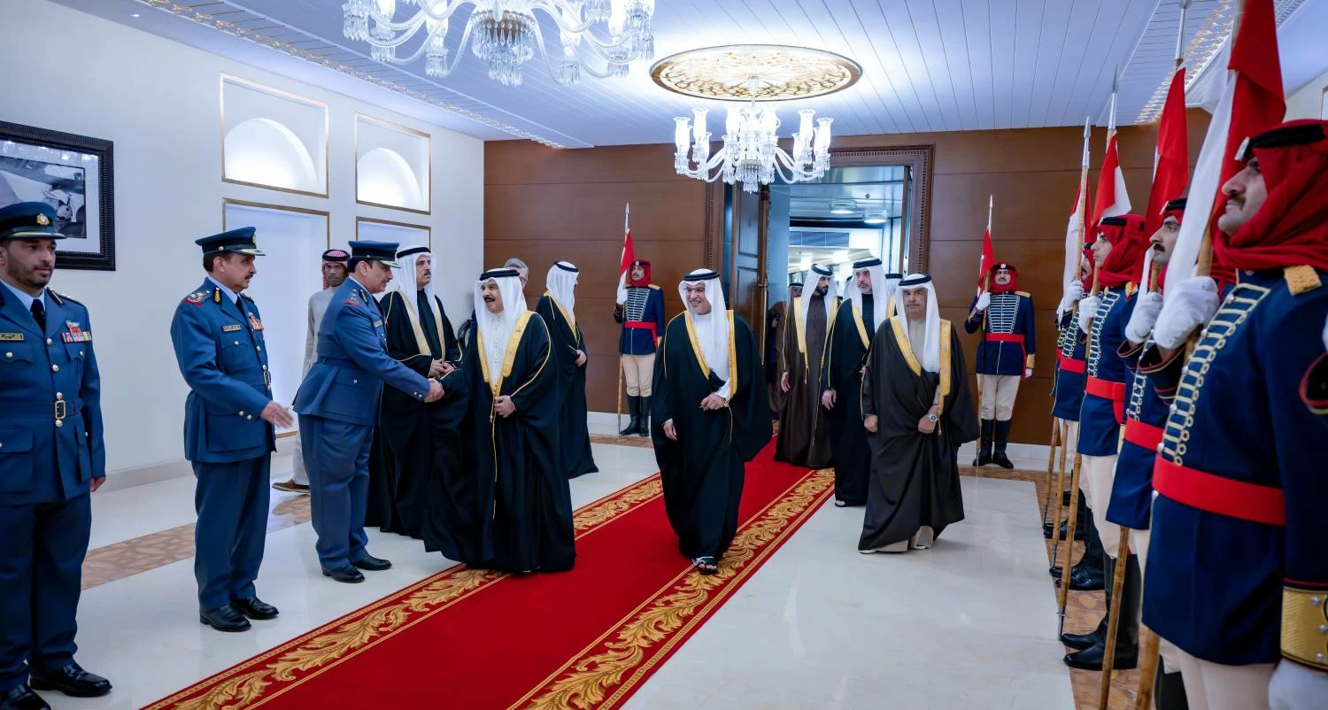 الملك يعود إلى أرض الوطن بعد زيارة رسمية إلى فرنسا