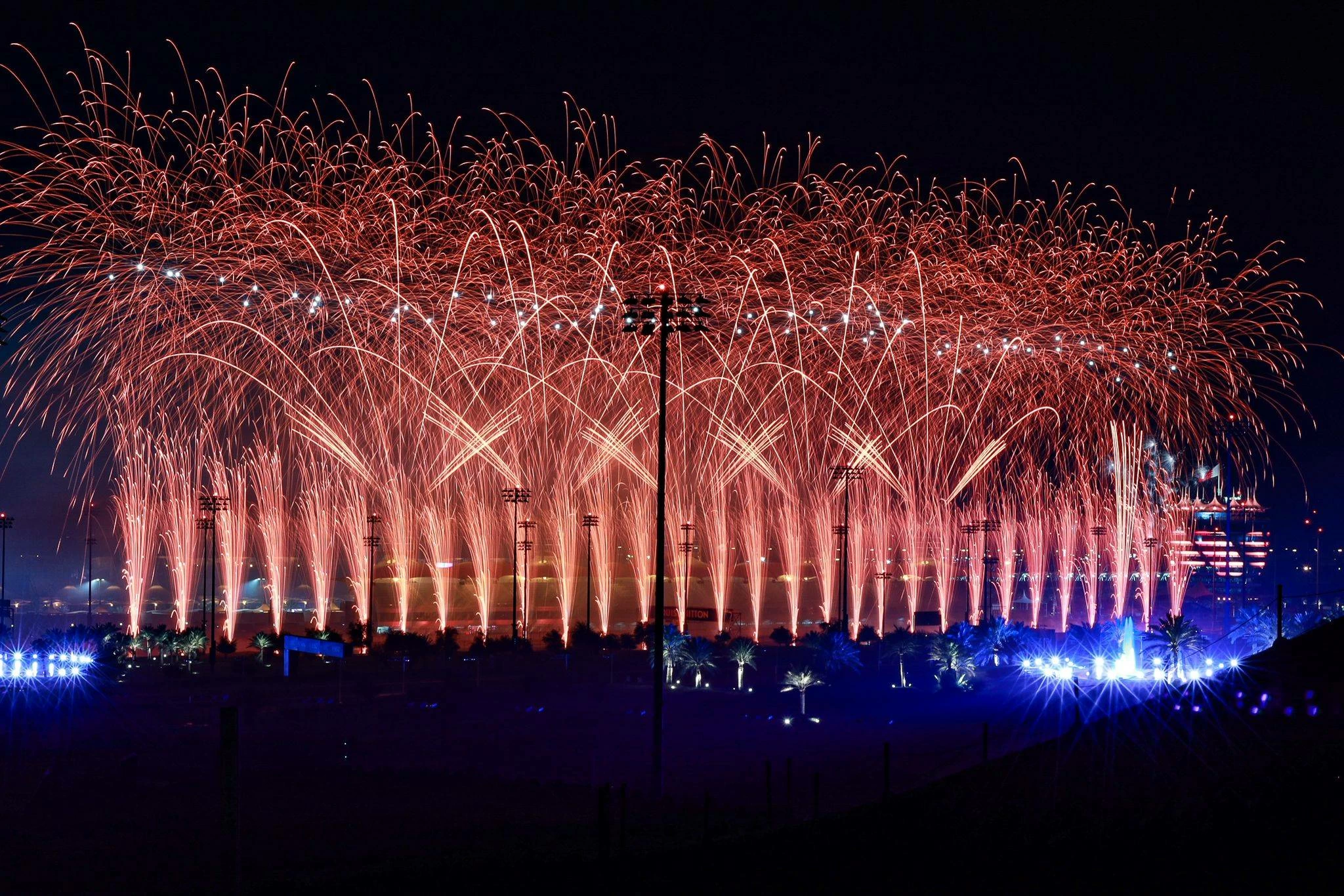 ولي العهد رئيس الوزراء يحضر حفل تدشين سيارة "مكلارين ماستركارد" الجديدة "MCL40"