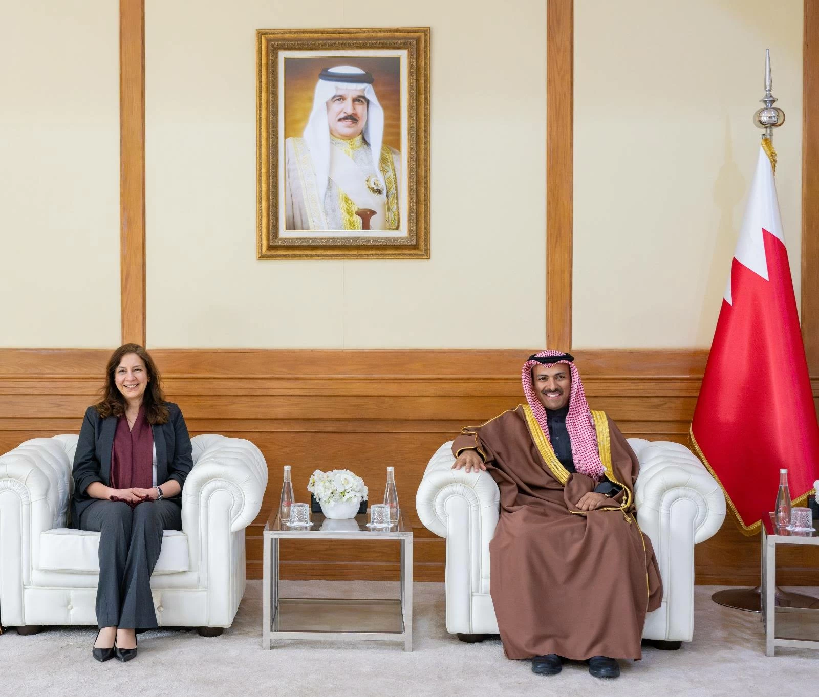 وزير الإعلام يستقبل سفيرة مصر لدى البحرين