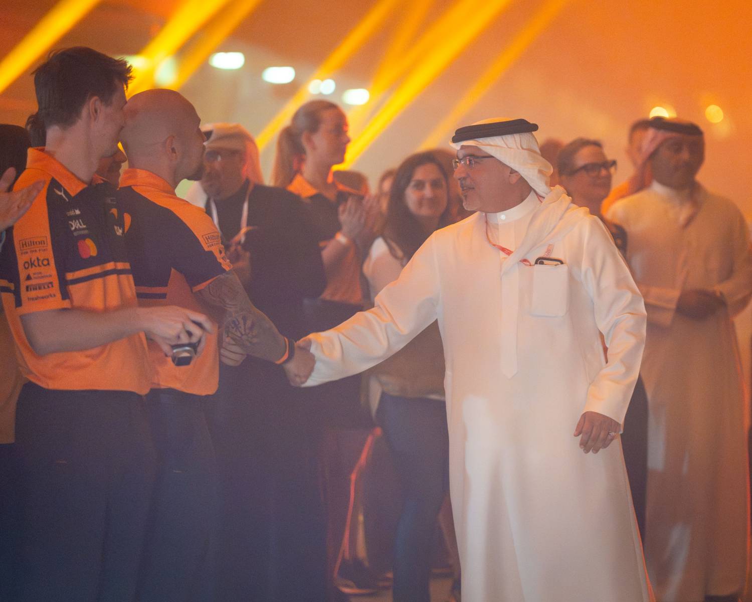 ولي العهد رئيس الوزراء يحضر حفل تدشين سيارة 'مكلارين ماستركارد' الجديدة 'MCL40'