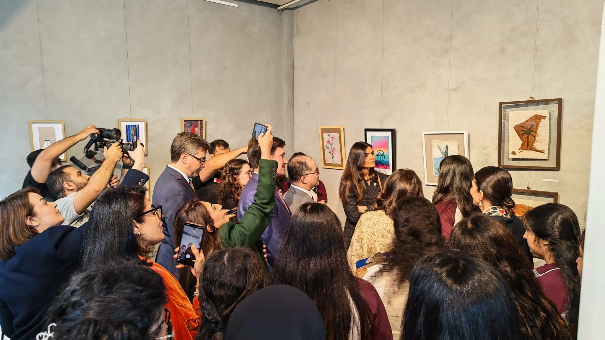 جمعية رعاية الطفل والأمومة تفتتح معرض ورق النخيل 6