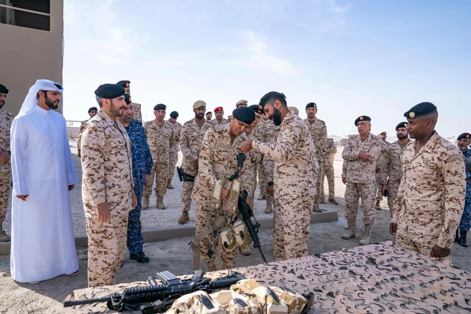 رئيس هيئة الأركان يحضر حفل افتتاح ميدان حواجز المغاوير التابع لكتيبة المشاة البحرية