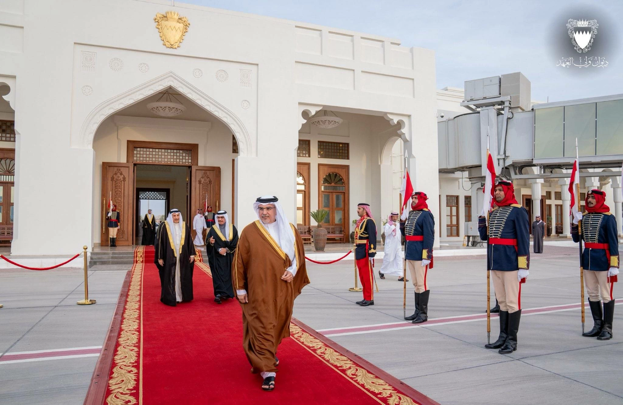 ولي العهد رئيس الوزراء يغادر أرض الوطن متوجهاً إلى المملكة العربية السعودية