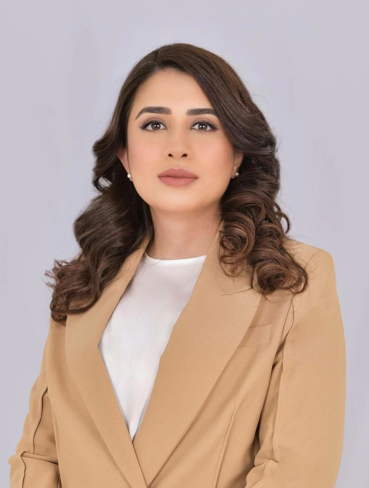 نورا الفيحاني تدشن كتابها.. المرأة البحرينية والاقتصاد الوطني من التمكين إلى التأثير في عهد جلالة الملك المعظم