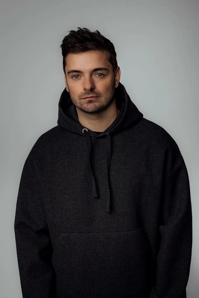 الدي جي مارتن غاريكس يحيي حفلاً غنائياً خلال "الفورمولا 1" 2026