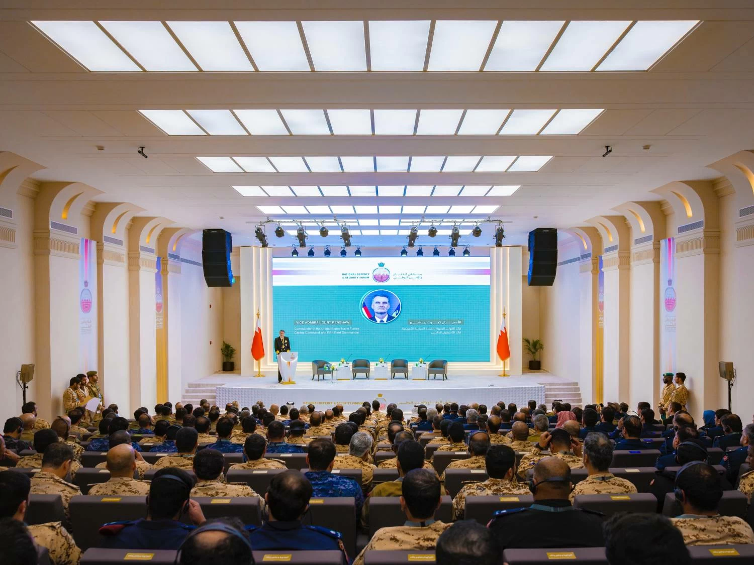 ناصر بن حمد يفتتح أعمال النسخة الثانية من ملتقى الدفاع والأمن الوطني