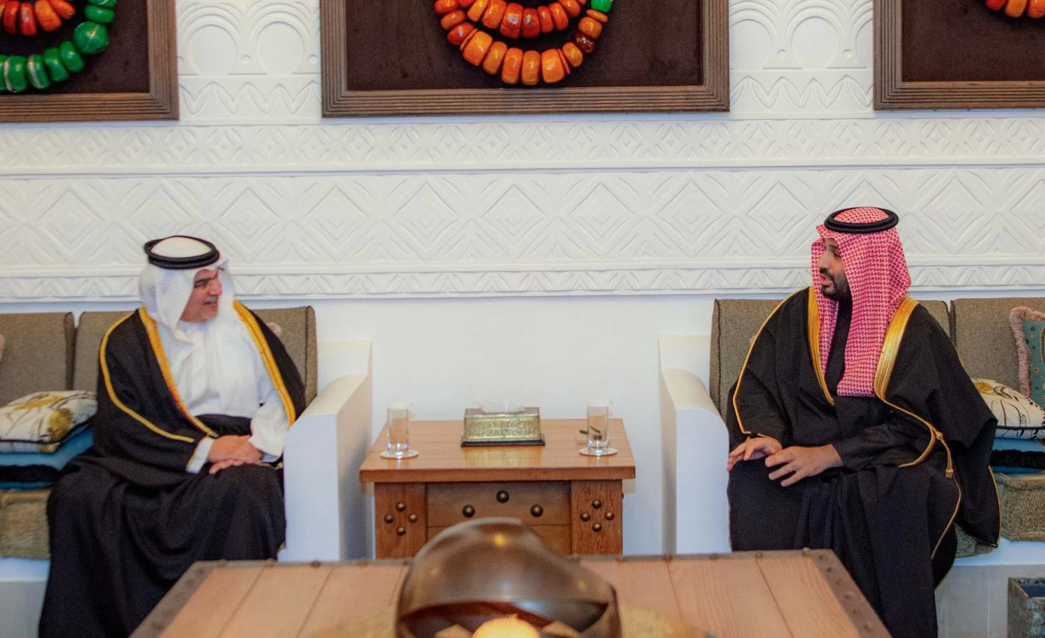 ولي العهد رئيس الوزراء يلتقي الأمير محمد بن سلمان بن عبدالعزيز آل سعود