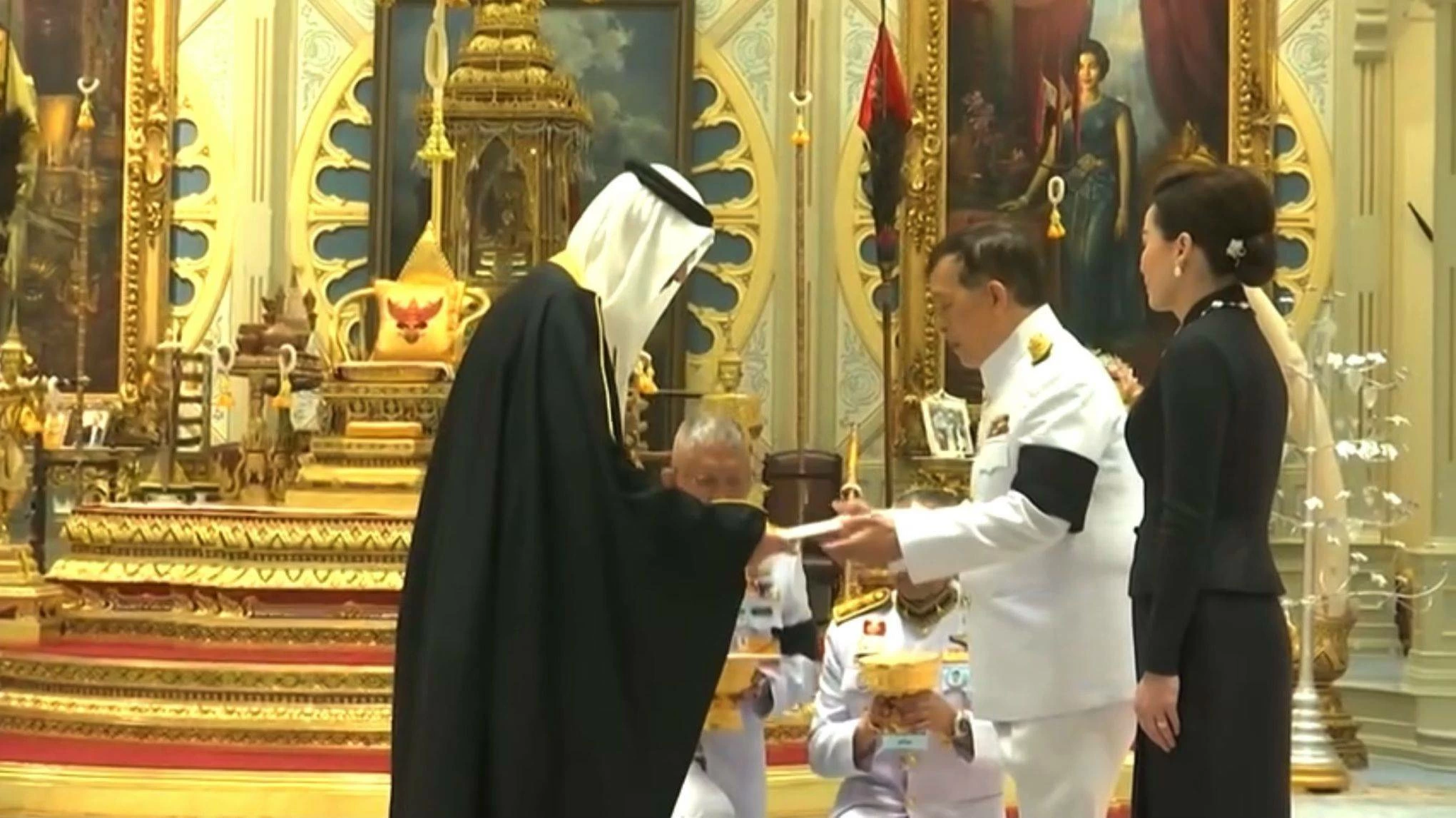 ملك تايلند يتسلم أوراق اعتماد سفير البحرين
