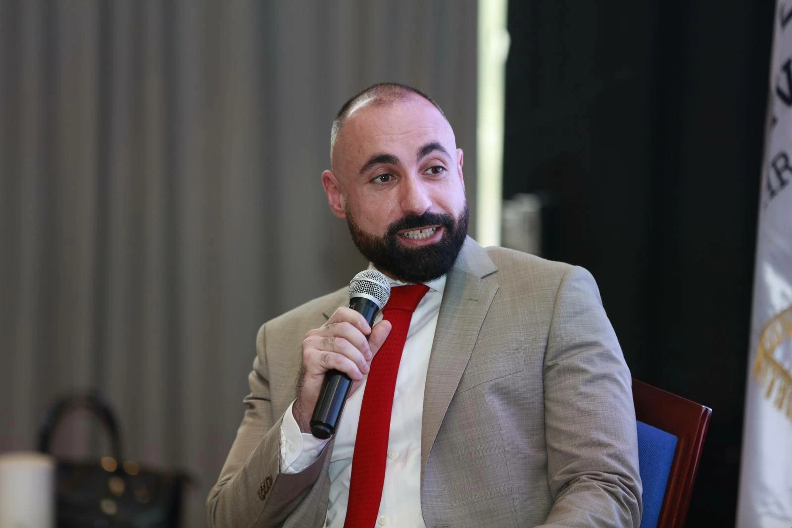 نقاش فكري معمّق في مؤتمر تكافؤ الفرص بالجامعة الأهلية